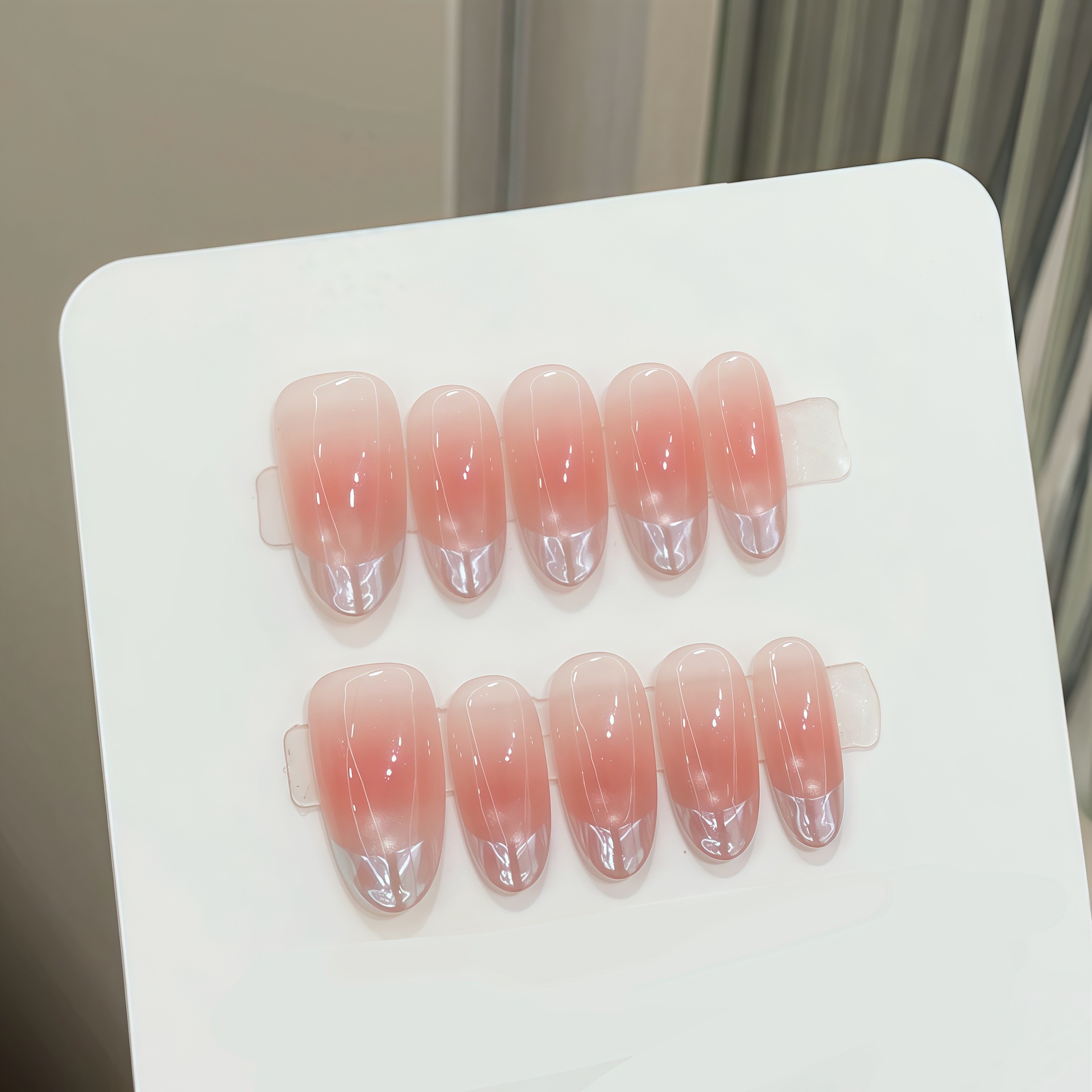 Nail Art Oval - 10 faux ongles ovales pressés à