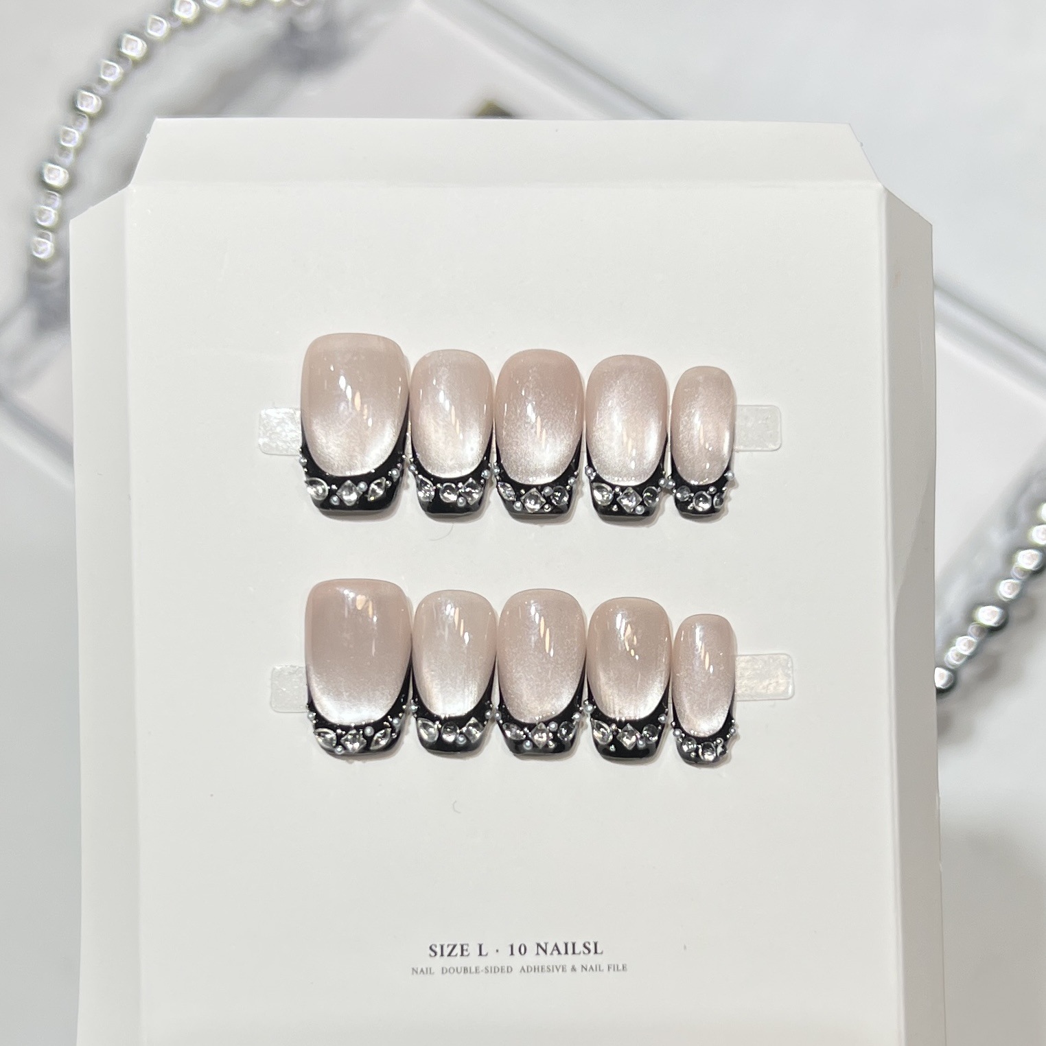 10 faux ongles noirs effet œil - Nail Art Wedding avis et prix