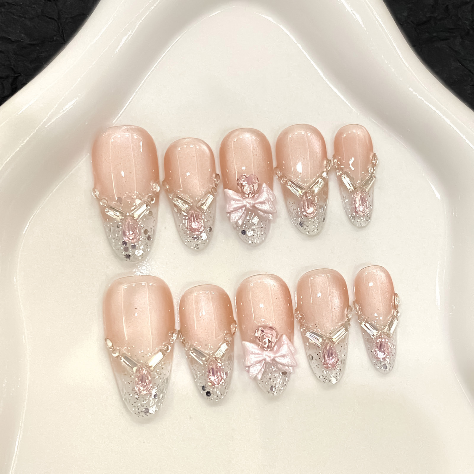 Faux ongles faits main effet œ - Nail Art Eye Cat avis et prix