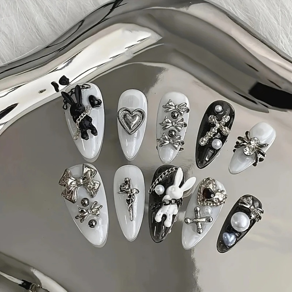 NOUVEAU - 10 pièces de décorat - Nail Art Gothic avis et prix